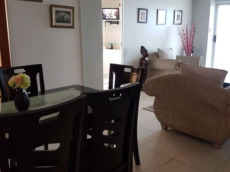 Bed and Breakfast Bluff Tradewinds