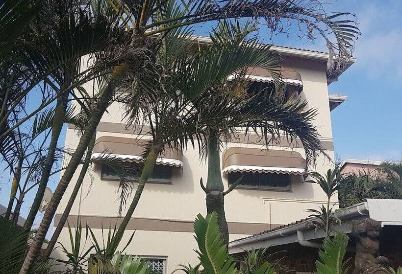 Bed and Breakfast Bluff Tradewinds