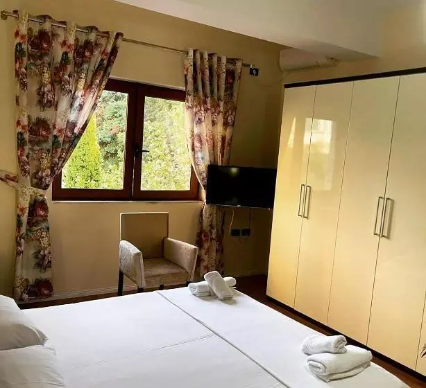 ホテル Ambasador Garden