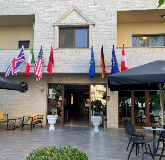 فندق Ambasador Garden