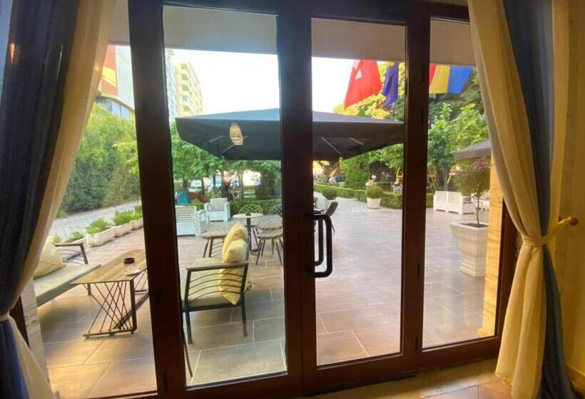 فندق Ambasador Garden