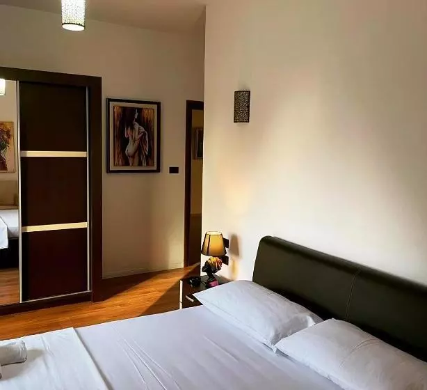 ホテル Ambasador Garden