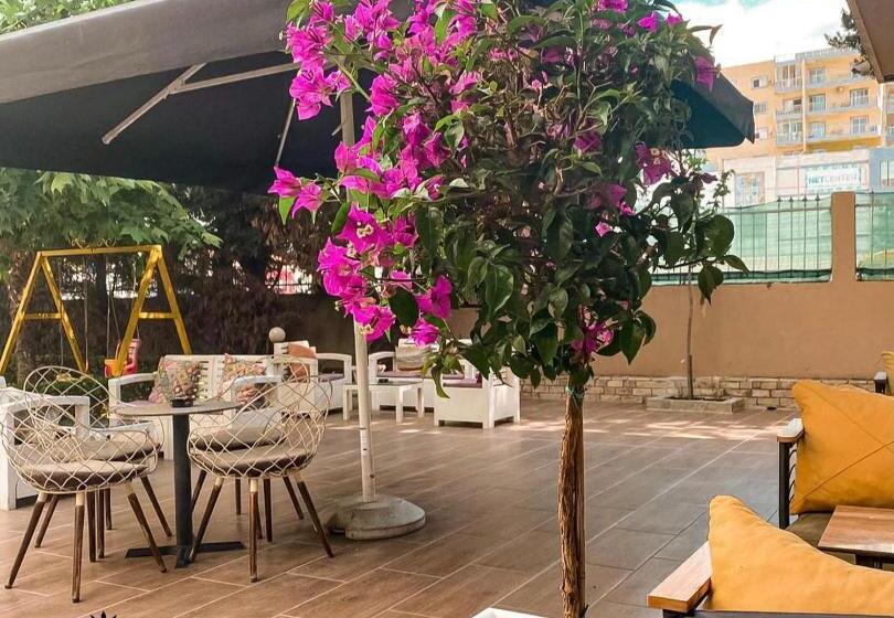 فندق Ambasador Garden