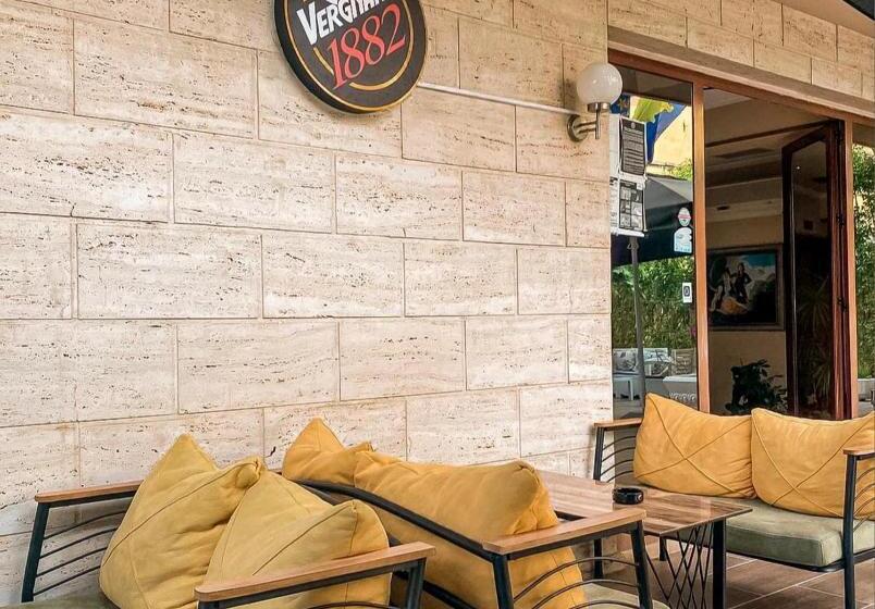 فندق Ambasador Garden