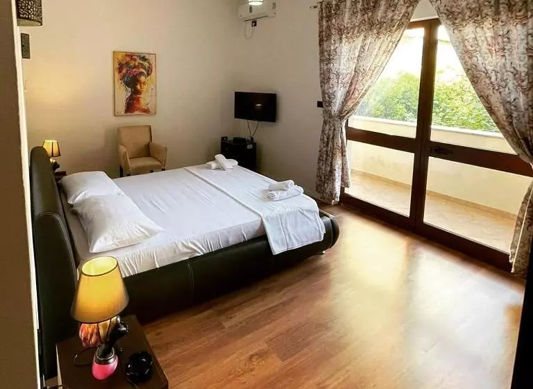 ホテル Ambasador Garden