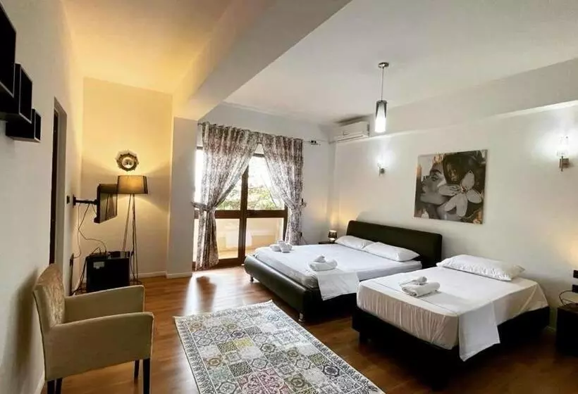 ホテル Ambasador Garden