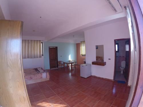 هتل Bedouin House