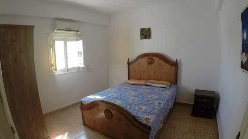 هتل Bedouin House