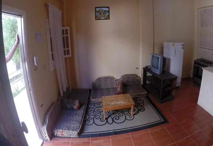 هتل Bedouin House