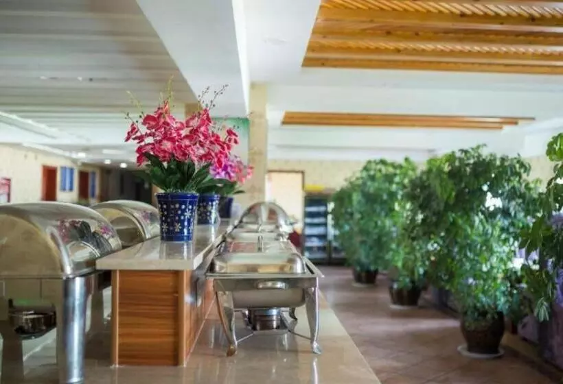 ホテル Green Tree Inn Tibet Lhasa Zhaji Temple