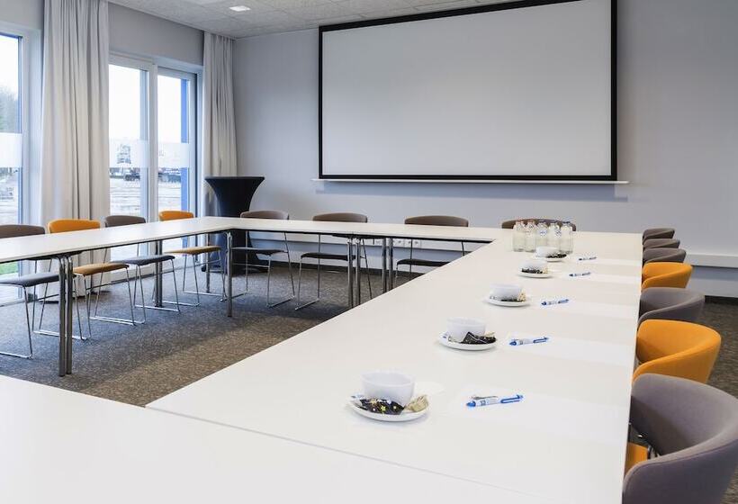 Отель Ibis Budget Brugge Jabbeke