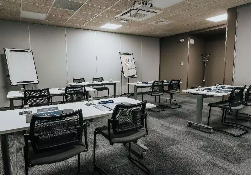 Hotelli Ibis Rouen Centre Rive Gauche Mermoz