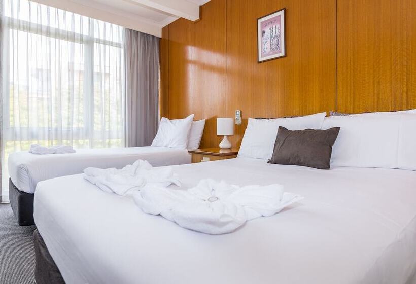 فندق Merimbula Lakeview