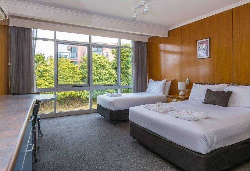 فندق Merimbula Lakeview