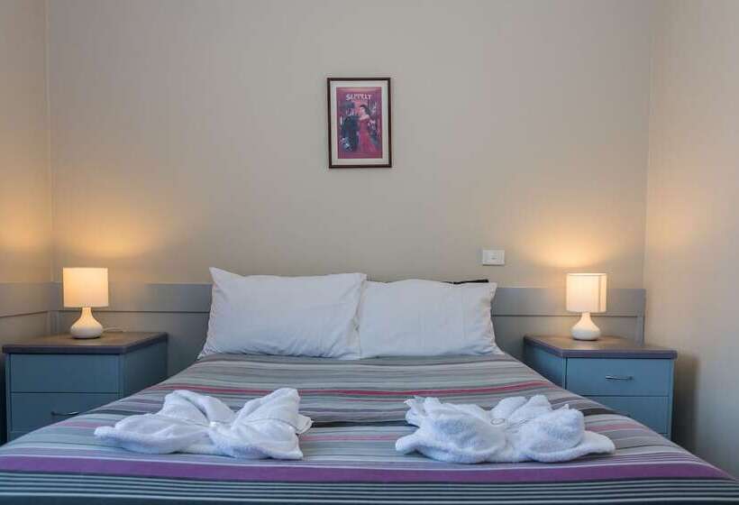 فندق Merimbula Lakeview