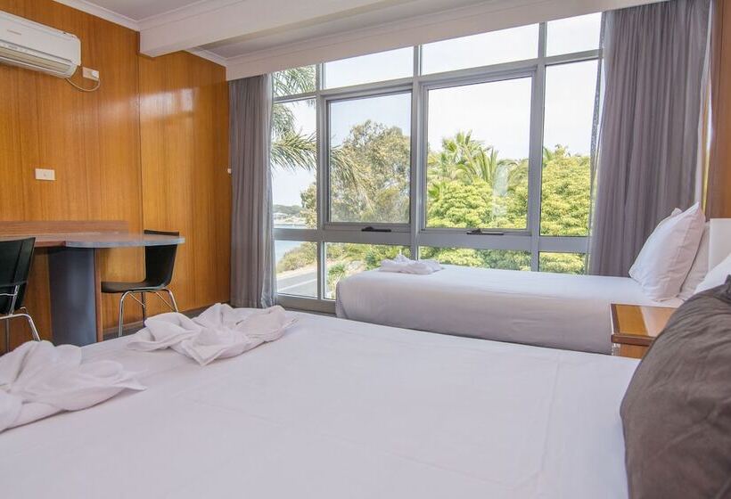 فندق Merimbula Lakeview