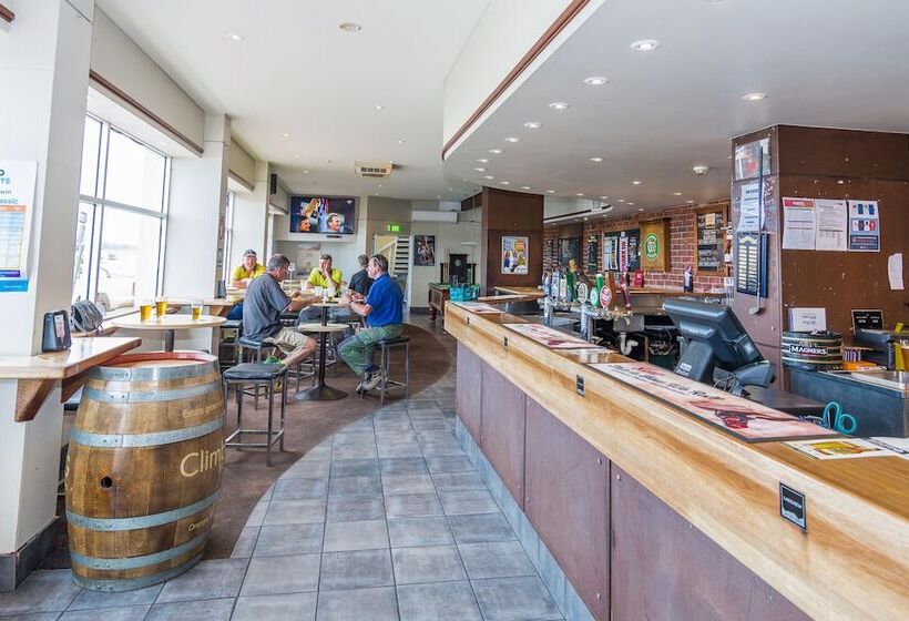 فندق Merimbula Lakeview