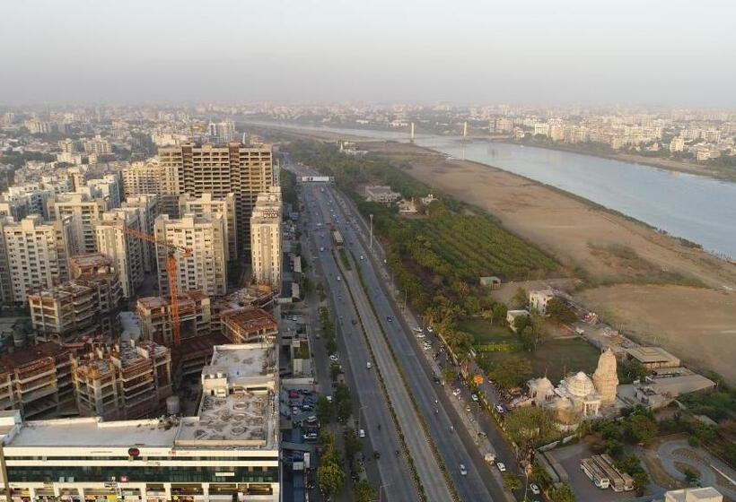 בית מלון כפרי Sadbhav Villa