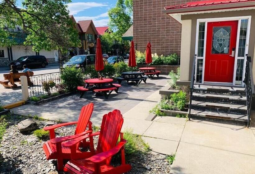 Jasper Downtown Hostel