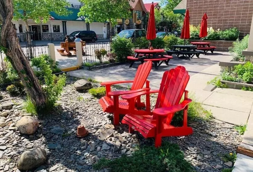 Jasper Downtown Hostel