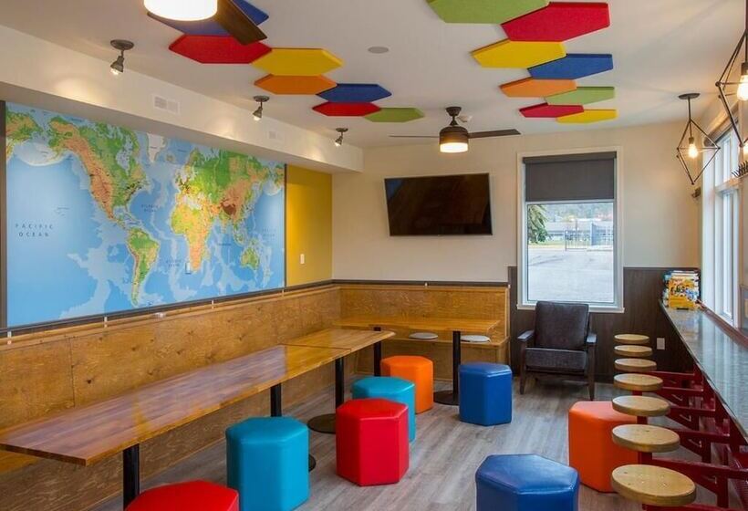 Jasper Downtown Hostel