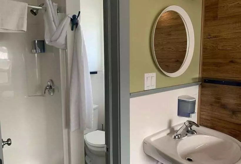 Jasper Downtown Hostel