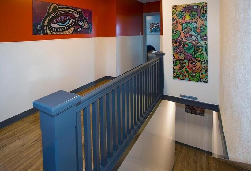 Jasper Downtown Hostel