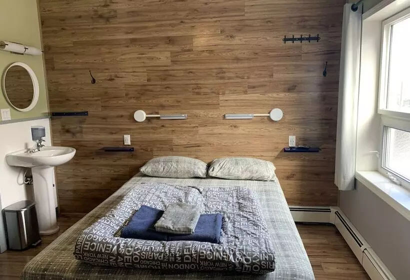 Jasper Downtown Hostel