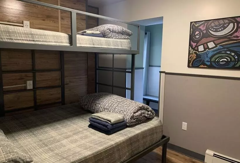 Jasper Downtown Hostel