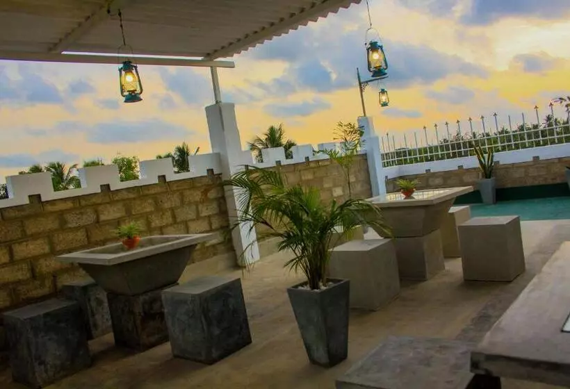 Aamiaismajoitus (B&B) Niwahana Transit City