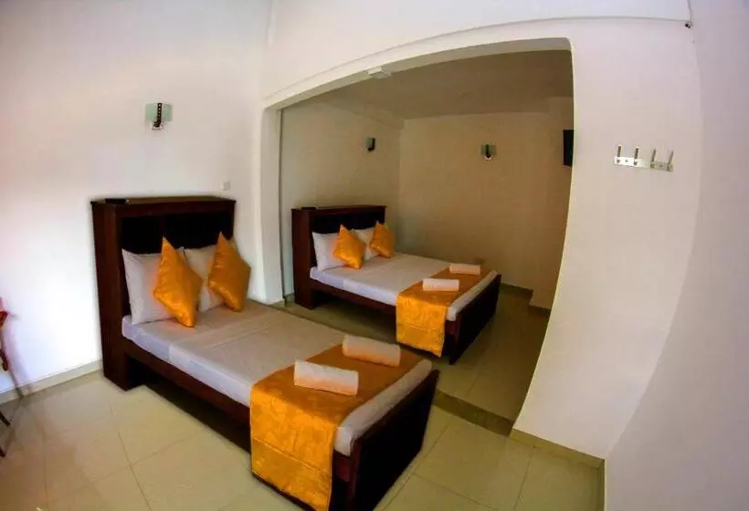 Aamiaismajoitus (B&B) Niwahana Transit City