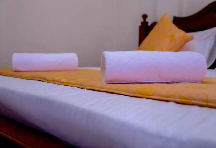 Aamiaismajoitus (B&B) Niwahana Transit City