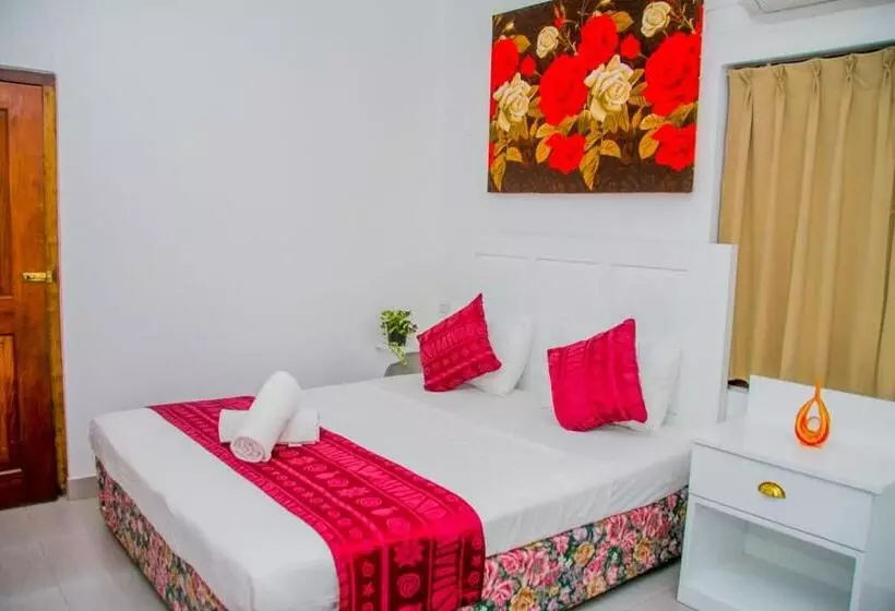 Aamiaismajoitus (B&B) Niwahana Transit City