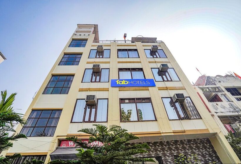 Fabhotel Deepak Palace