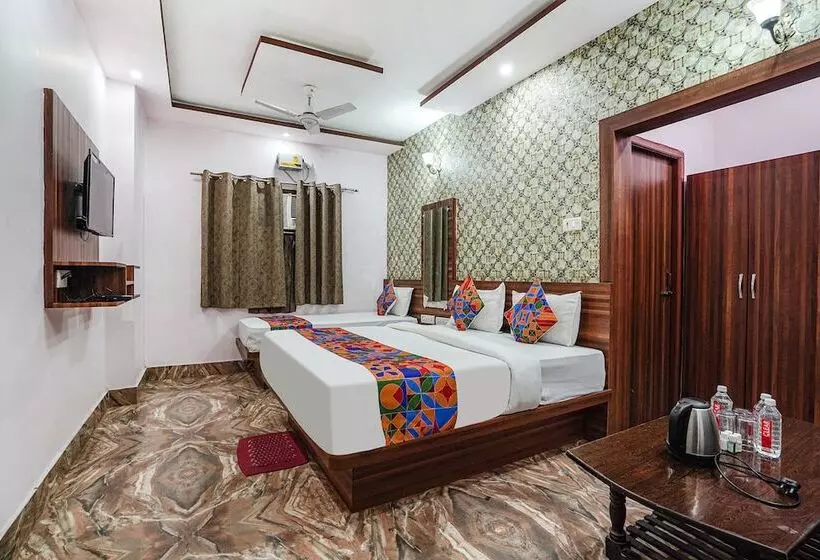 Fabhotel Deepak Palace