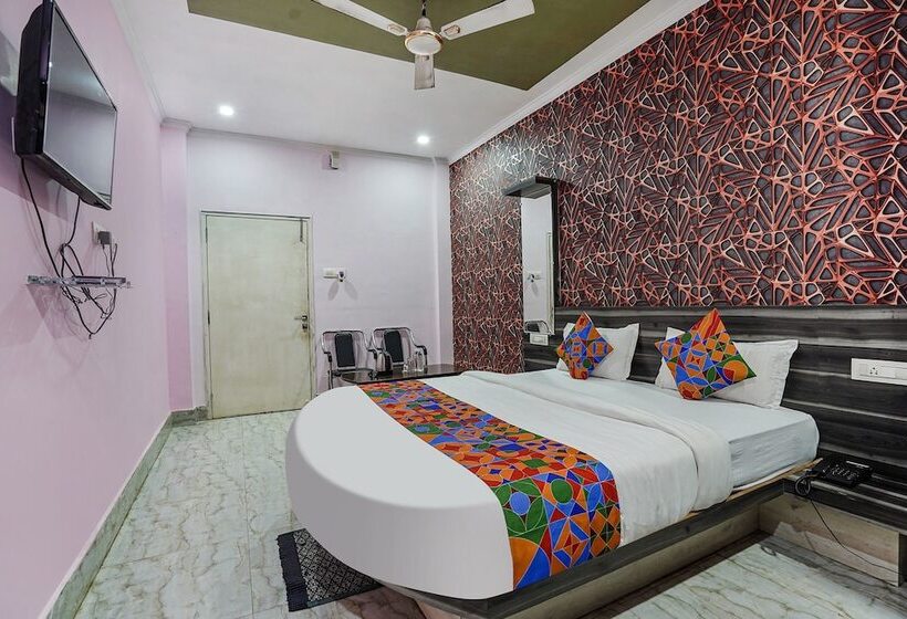 Fabhotel Deepak Palace