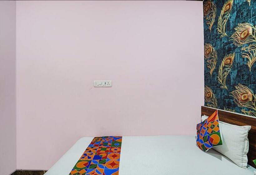 Fabhotel Deepak Palace