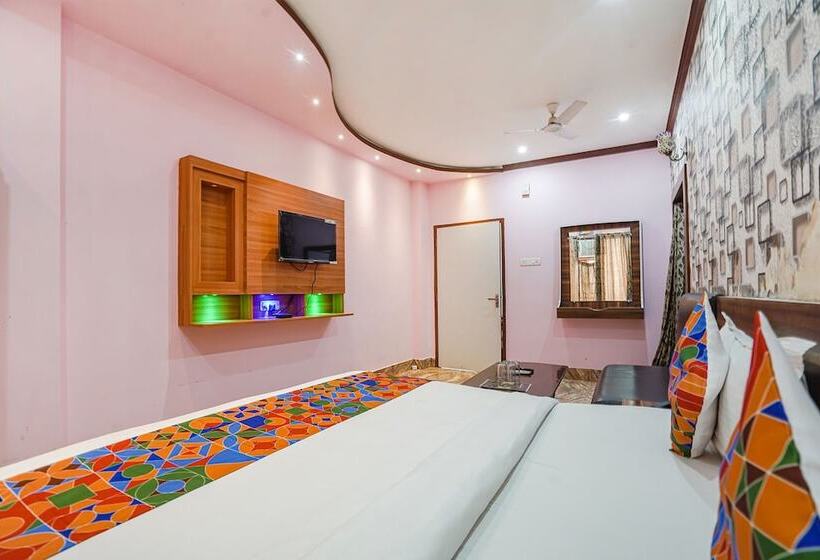 Fabhotel Deepak Palace