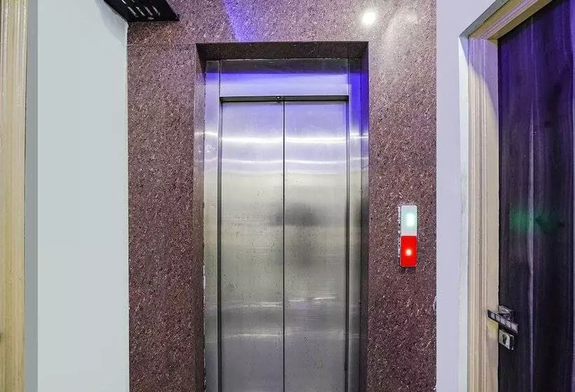 Fabhotel Deepak Palace