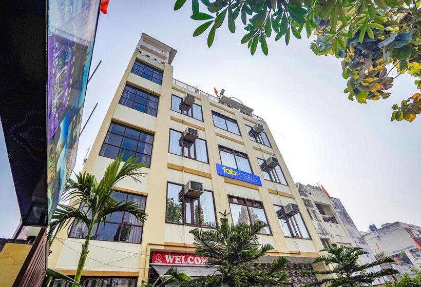 Fabhotel Deepak Palace