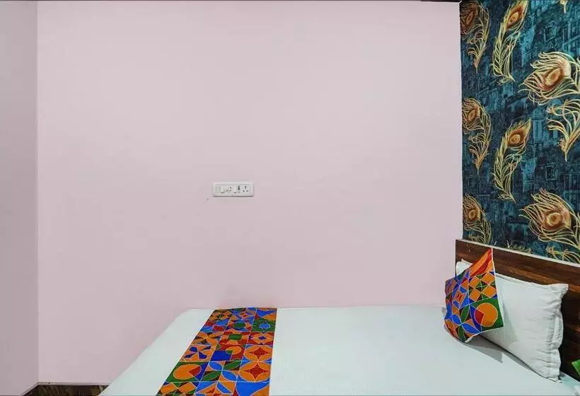 Fabhotel Deepak Palace