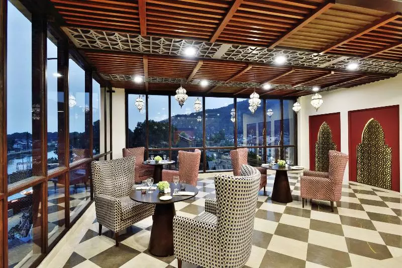 Hotelli Four Points By Sheraton Srinagar