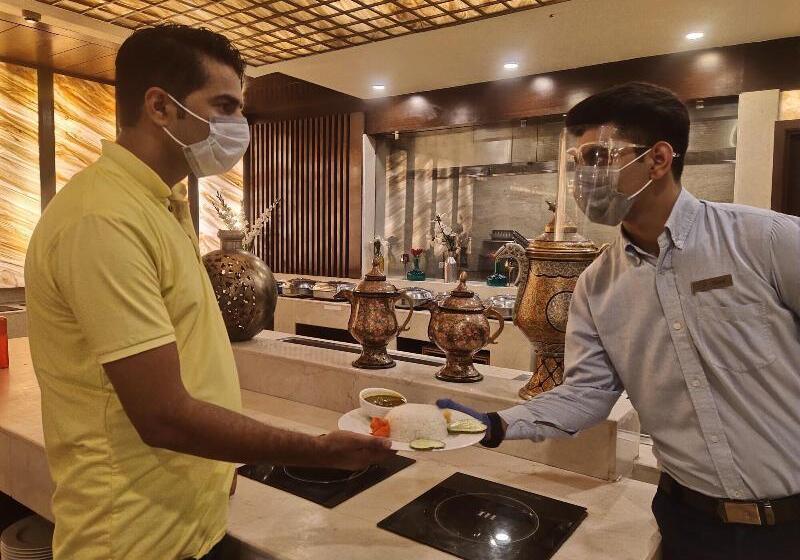 فندق Four Points By Sheraton Srinagar