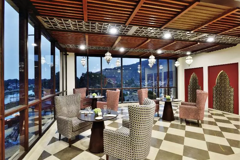 Hotelli Four Points By Sheraton Srinagar