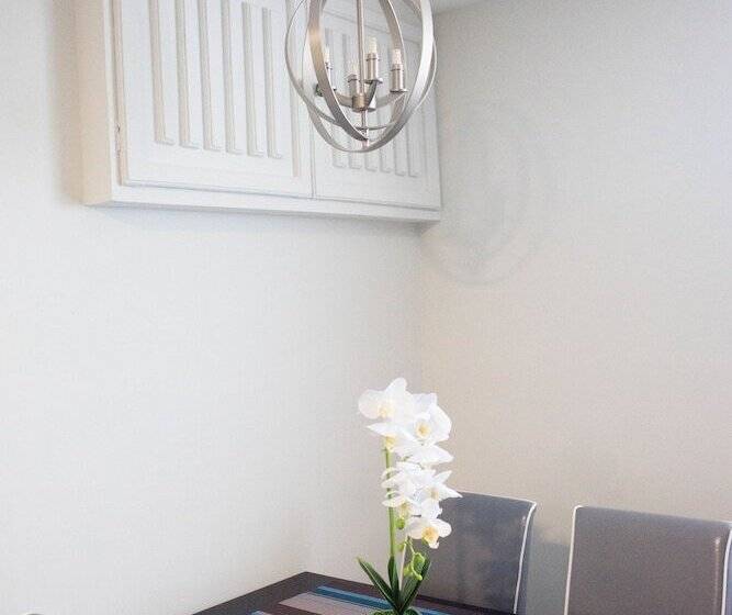 King S Hotel & Residences