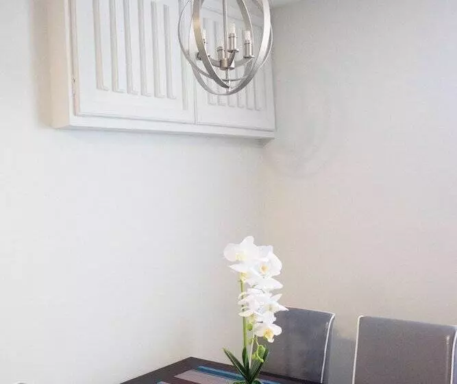 King S Hotel & Residences