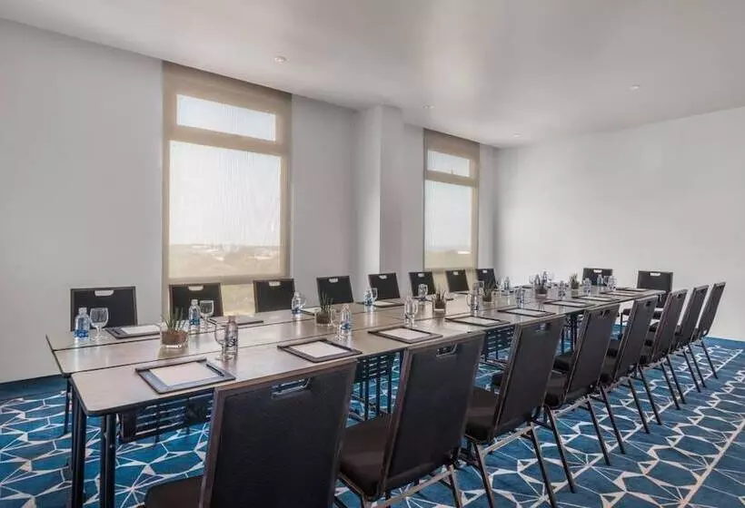 ホテル Seda Capitol Central