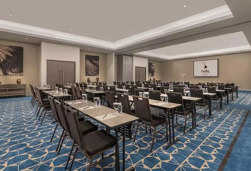 ホテル Seda Capitol Central