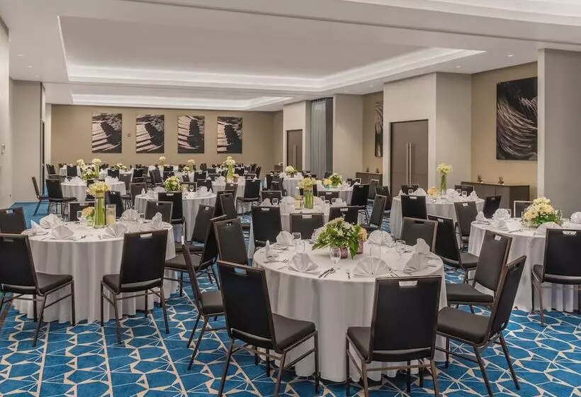 ホテル Seda Capitol Central