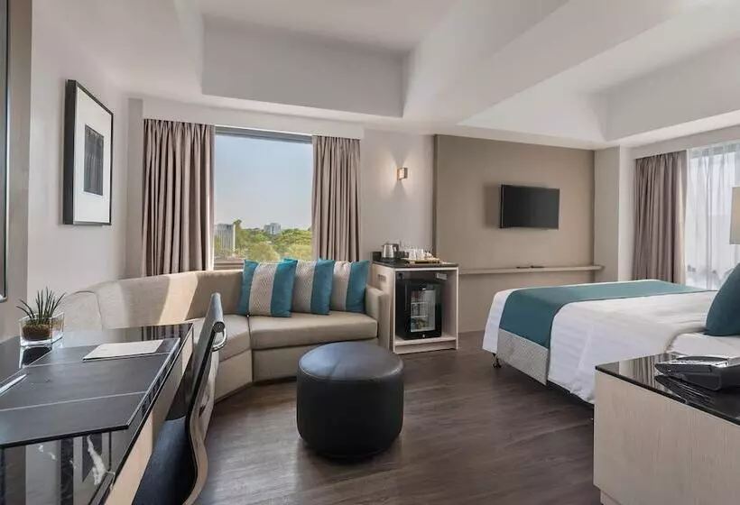 ホテル Seda Capitol Central